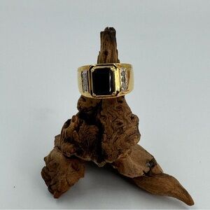 Gold Tone Men’s Ring Black Rectangle Stone with Clear Stones Size 8 Seta